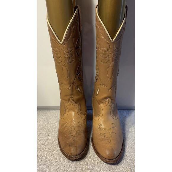 Dingo Shoes - Dingo Acme Women Cowboy boots-Size 7.5 M Model 7408 -Beige -Brown
